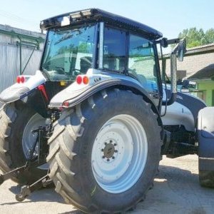 foto 210HP ciagnik Valtra T190 obrotowe siedzisko