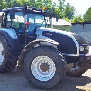 foto 210HP ciagnik Valtra T190 obrotowe siedzisko